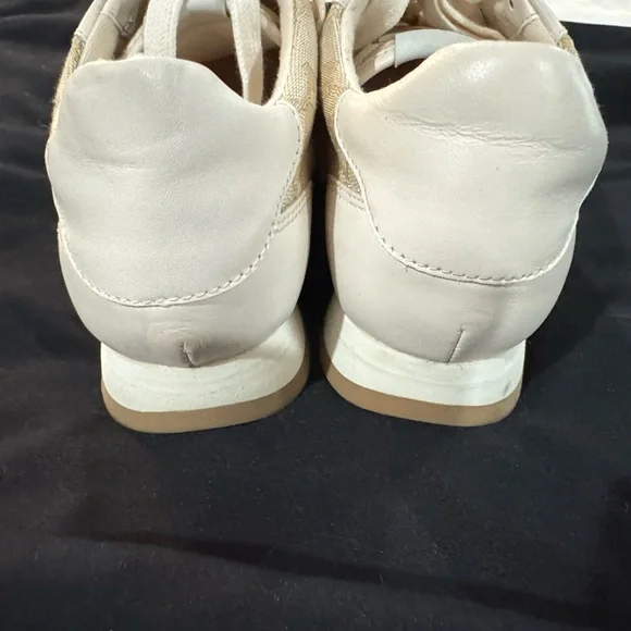 Like new – authentic coach athletic shoes, white size 9 - Picture 8 of 10